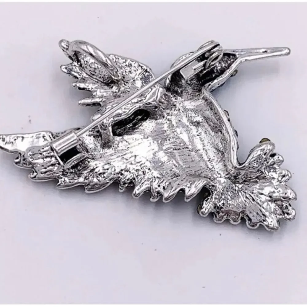 ✨ Betsey Johnson sparkling blues & green crystal hummingbird brooch ⭐️